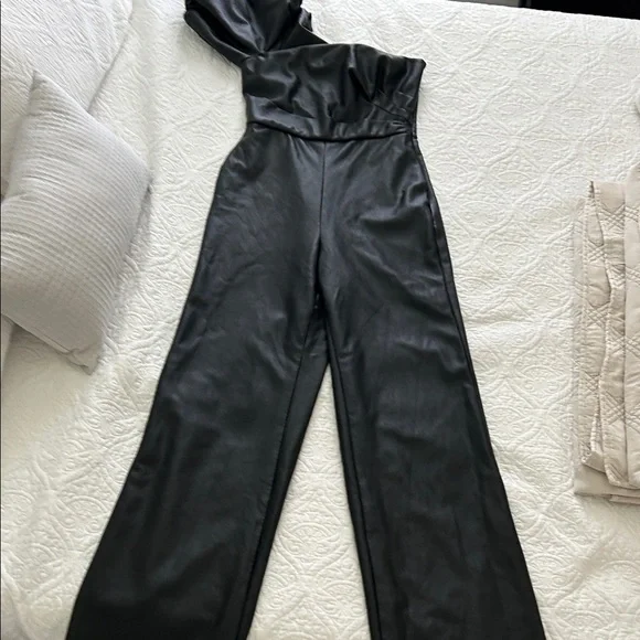 Sachin + Babi Jagger Black One-Shoulder Jumpsuit - Picture 2 of 9